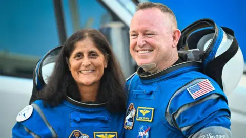 Astronauts Who Are Stranded Return To Earth From Space Station